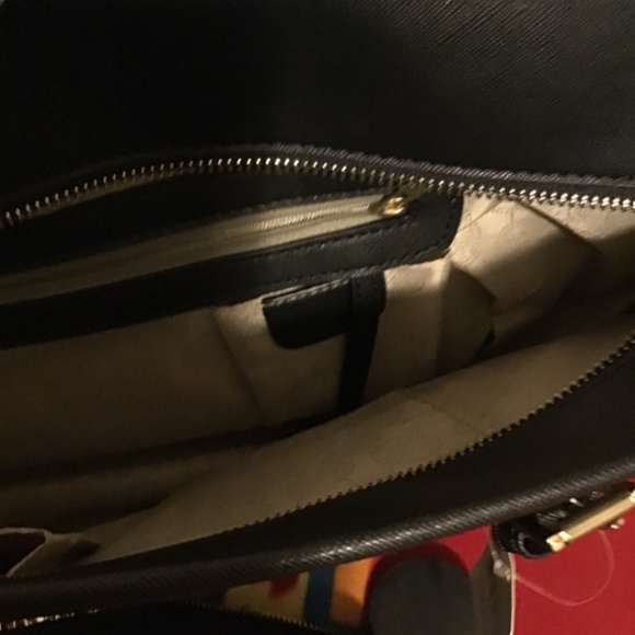 🔥SALE! NWT, MICHAEL KORS, JET SEY CHARM, SHOULDER BAG, AND WALLET🔥🔥 - Picture 3 of 6